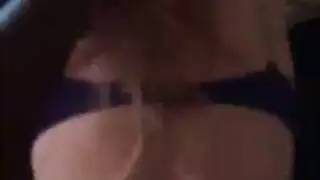 فتاة نحيفة تدعو صديقها لممارسة جنس عنيف