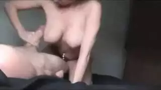 صديقي الحميم ينال مصة قاسية من صديقتي الساخنة