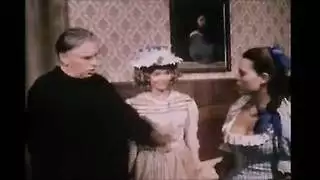 آباء من الجيل القديم وفتيات جديدات في فيلم إباحي مثلث صريح