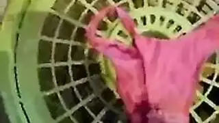 إيلاج مزدوج باللون الوردي مع لمسات حمراء