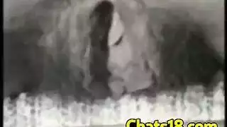مشهد حمام ساخن مع أمهات مسمرة مثيرة