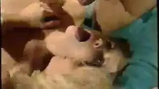 كس رطب، دفقات عميقة، وأنات قذف عالية