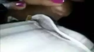هواة مثليه أحمر الشفاه يتلمس طريقه