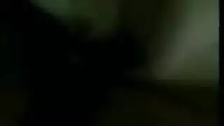 فتات لبس احمر تتناك مع شابين نوماها