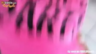 متعة الثلاثي تبدأ بفتح سحاب تلك السراويل