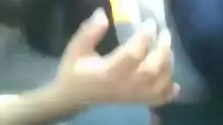 جنس شارع تلقائي الإثارة: لومييلا تمارس الإباحية بالخارج