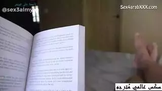 دردشة إباحية تشعل فرج ابنة الزوجة المراهقة وتدفعها للعمل المنفرد