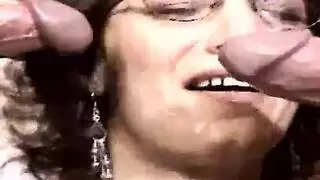 ينيك الرجل لكي يستطيع نيك زوجته معا