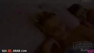 حركة جنسية صريحة وسريعة مع جسد شاب مشدود