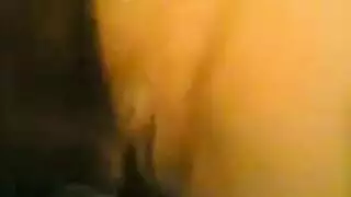 فتاة ريفية ساخنة تأخذ زبًا صلبًا من رجلها