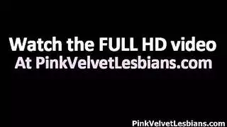 فتاتان ساخنتين تتذوقان طعك الكس لاول مرة في سحاق ساخن