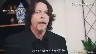 عرافة وقحة تستخدم فمها في القراءة
