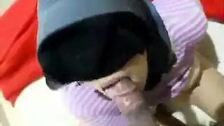 جمال محجوب بحلمات ضخمة يتعرض للضرب