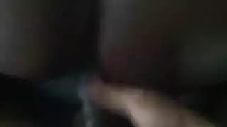 مارس العادة السرية في منزل الوالدين أثناء وجود والدتك في المنزل