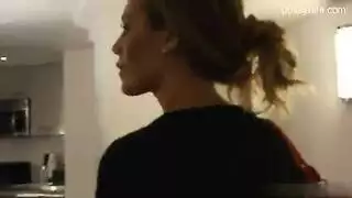 هذا شقراء لديه الثدي المستديرة وممارسة الجنس في فندق