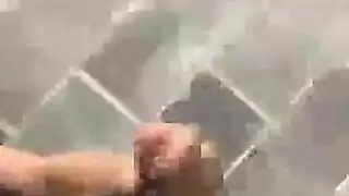 غوريلا تنيك