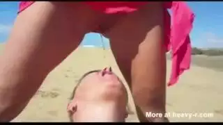 بنات تتبول صفارات الانذار