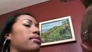 تنوم زوجها بمخدر وتحوم في المطبخ