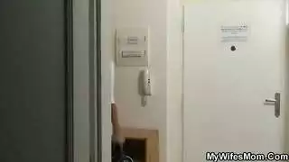 خيال للكبار برسوم متحركة: خبيرة وجائعة في العمل