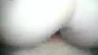 سيدة ذات مؤخرة كبيرة تتعرض لقضيب شرجي سميك