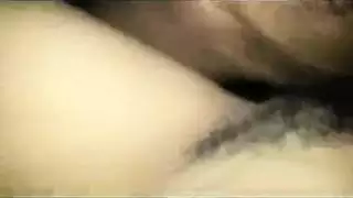 زيب ينزل لبنو بشراهة