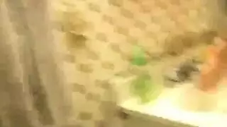 ستات في المطبخ