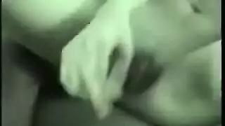 عشاق عرب يمارسون الجنس بقوة في المقعد الخلفي للجيب كاميرا تجسس