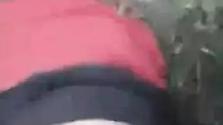 عاهرة مراهقة شرج قاسي في غابة بورن صريح
