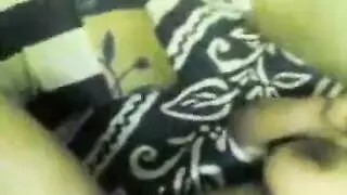 خيانة مسربة: زوجة مثيرة تمارس الجنس مع رئيس زوجها بقوة