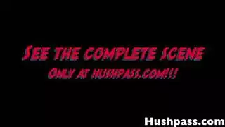 الوقوف والنكاح: جميلة أمريكية في الدانتيل الأحمر تحصل على حفرها الممتلئة