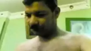 الفتاة العربية الساخنة تمارس الجنس الشرجي والقضيب الصعب