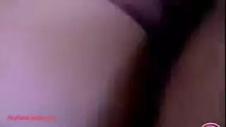 تسريب فيديو منزلي: زوجة عربية خجولة تمص بعمق