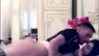 نيك عربي قاسي: سيطرة على مؤخرة العاهرة الضخمة