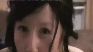 أثداء بيضاء كبيرة: عاهرة ألمانية تركب وتحصل على قذف على الصدر