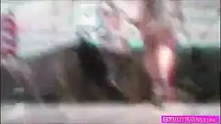 بائعة الشارع الإباحية: أصلع يأخذ طيزها في شاحنة التوصيل