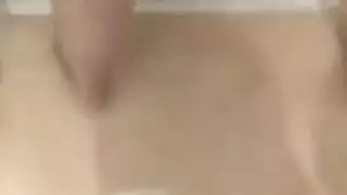 حلم إباحي يتحقق: زوجة سمراء تخترق مزدوج