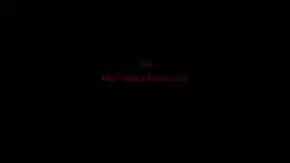 الرجل الذي يقل عن امراه ملابسها وهو يقلعه ملابسها وتطلب منه ان هي اتخن امراه في العالم