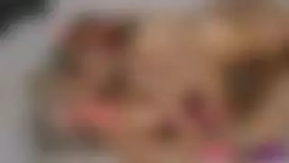 شاب يمارس العادة السرية حتى يقذف بقوة