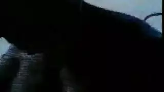 فتيات النادي الشقية تزيل الشعر بالشمع، تُحشى بالألعاب وتُمارس الجنس المزدوج بإثارة