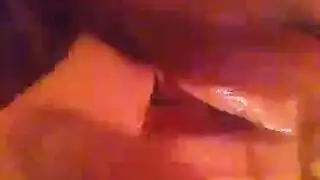 زوجة ترقص لزوجها