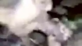زوجة ساخنة بحذاء أحمر عالي الكعب تمارس الجنس مع جارتها الأنثى المثيرة
