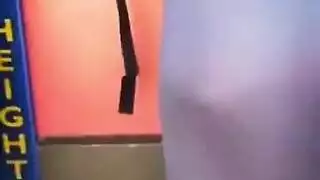 فتاة ناضجة وقحة مرتدية جوارب مثيرة تدعو تينا كاي لممارسة جنس منزلي مجاني