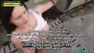 توظيف عارضة ملابس داخلية لجنس صريح