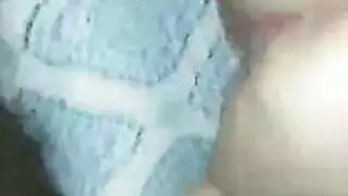 على ركبتيها أصدقاء أمي سحر