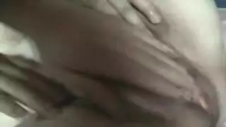 الجدة ذات الخبرة تري الأولاد كيف يمارسون الجنس بمهارة