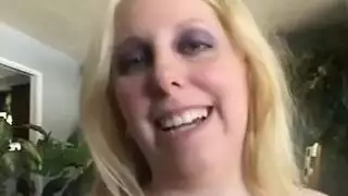 إباحية ثقب المجد: كلبتان ساخنتان تخدمان أعضاء ذكورية مجهولة