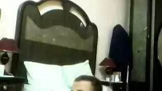 حفلة جنس محلية: أم مصرية ساخنة تغوي جاراً شاباً لممارسة جنس قوي