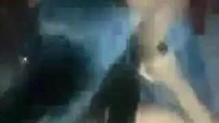 تدخل شرجي وقوي في الكس: جعلها تئن من المتعة