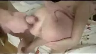شقراء تحصل على مؤخرتها الضيقة من عشيق روسي