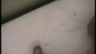 مشهد إباحي ياباني مثلي: العم يأخذ مؤخرة ابن أخيه بقوة